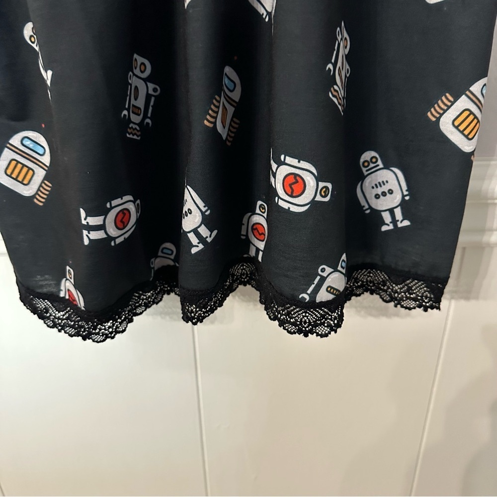 ModCloth Women’s Black Breakfast for Dinner Robot V-Neck Nightgown Sz XL NWT - Picture 5 of 10